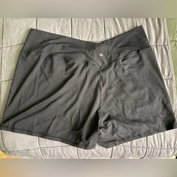 HALARA Activewear Shorts - Picture 4 of 4